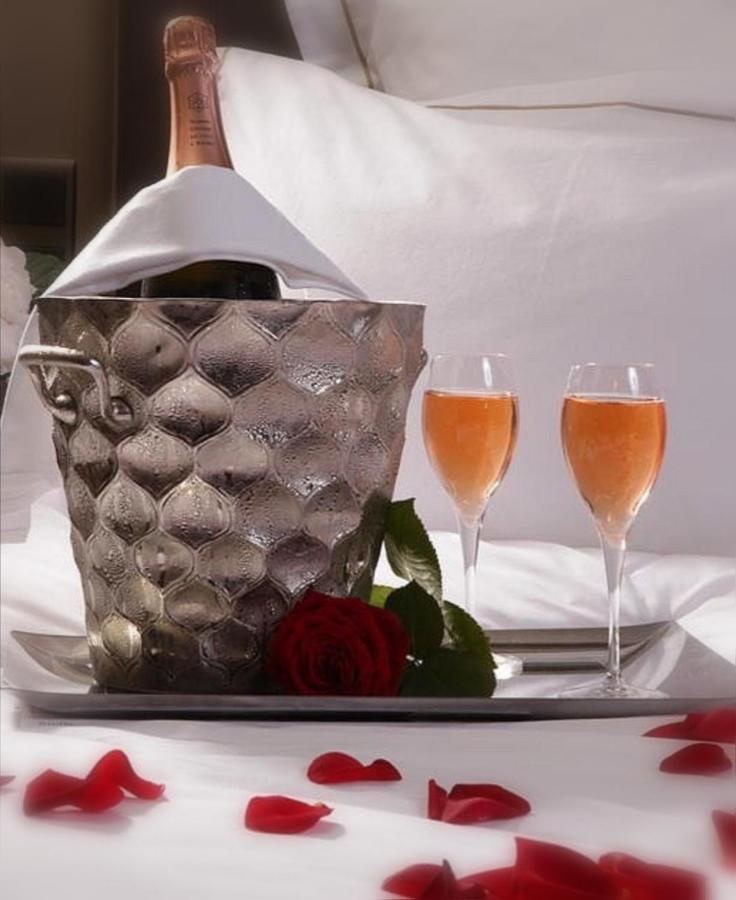 Bed and Breakfast Jacuzzi Massage Sur Rdv,Duo,Reiki,Californien, Reflexologie Plantaire, Et Bouteille Mousseux Offerte Ferolles Esterno foto